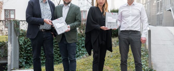 Internetstudie (Foto der Pressekonferenz)