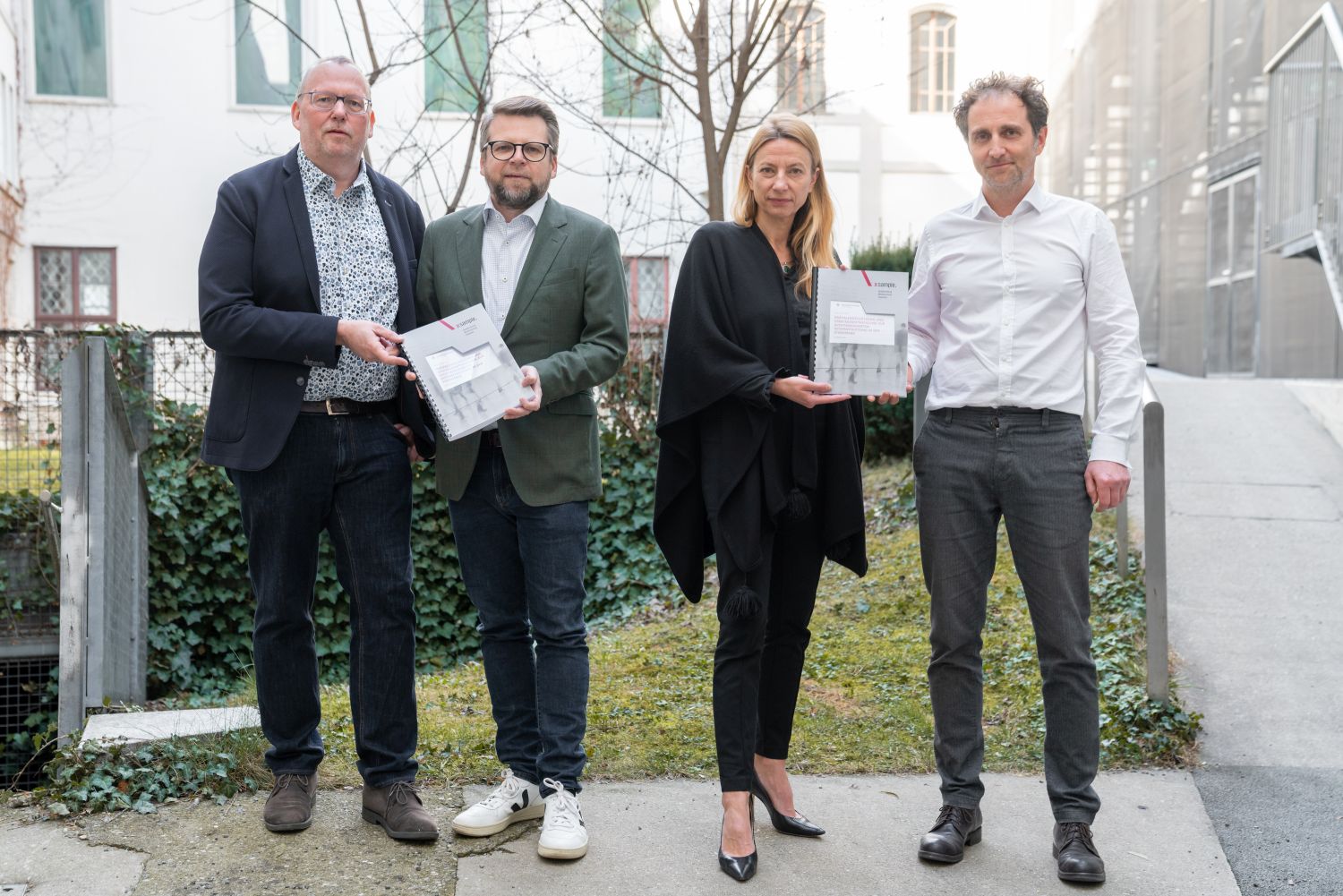Internetstudie (Foto der Pressekonferenz)