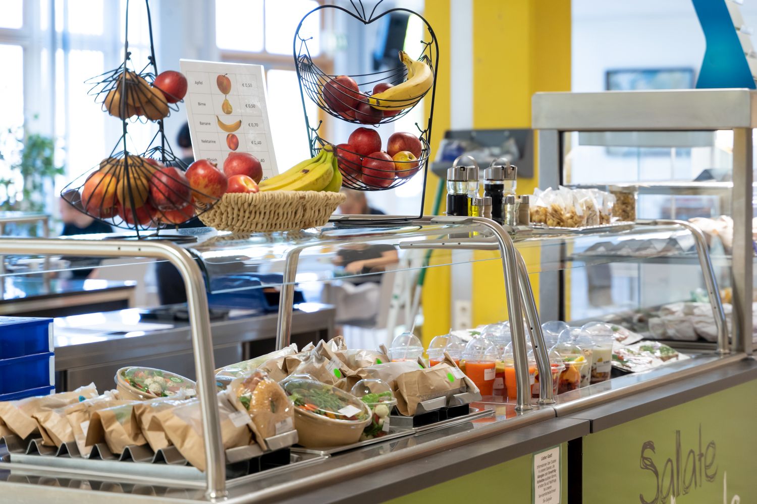 Gesundheitslandesrätin Juliane Bogner-Strauß, SPAR Steiermark und Gesundheitsfonds Steiermark präsentieren neues Rezeptheft für alkoholfreie Cocktails 